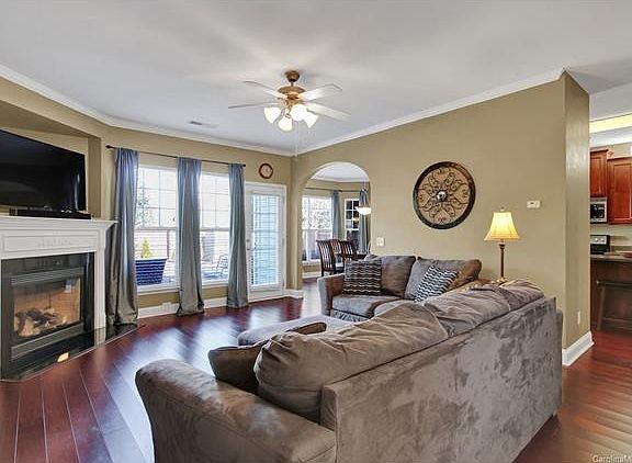 4th image of 4532 Scarlet Oak Dr