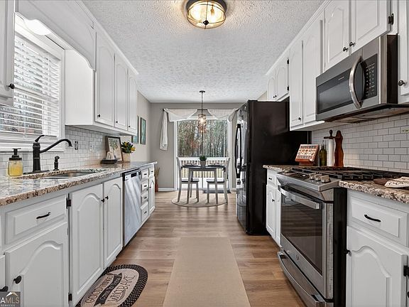 2nd image of 591 Cartersville St