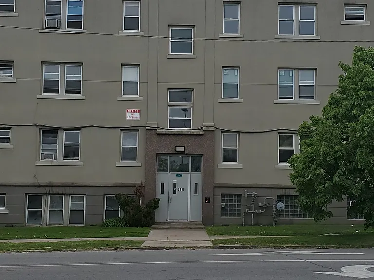 2118 Delaware Avenue — Photo 2
