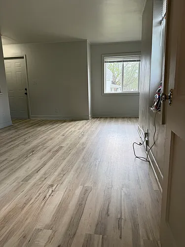 502 6th St SE #1/2 Photo 1
