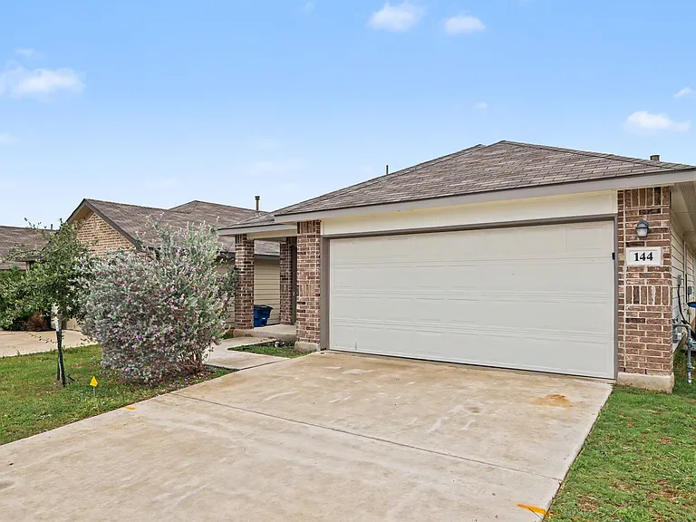 144 Hogans Aly — Photo 2