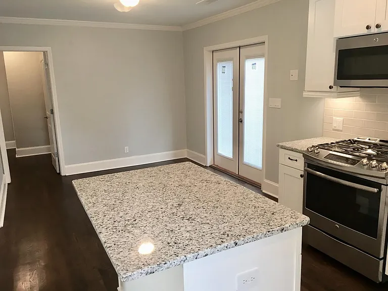 Kitchen Island with Breakfast bar