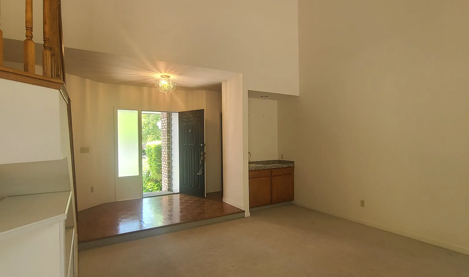 3 bed, 2.5 bath, 1752 sqft, $4,500 — Photo 2