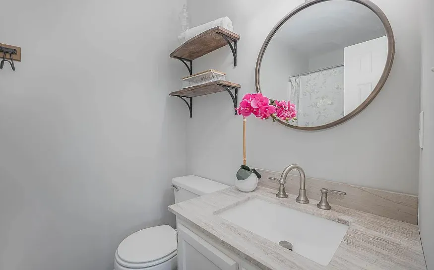 2 bed, 2.5 bath, 1200 sqft, $2,100 — Photo 3