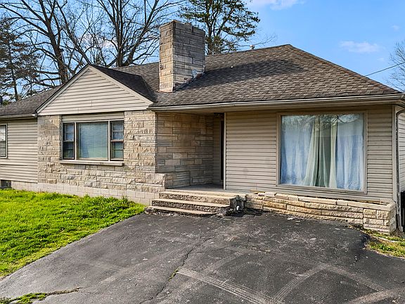 4th image of 221 Halls Rd