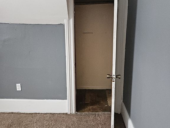 3rd image of 290 Harbor St APT B