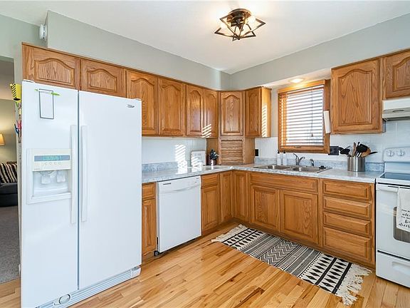 4th image of 316 Elm St