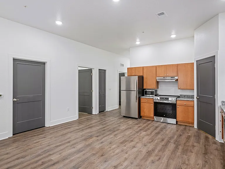Coopers Landing Apartments — Photo 23