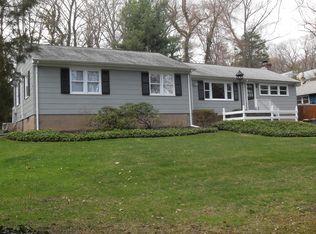 4 Lenape Rd, Park Ridge, NJ 07656