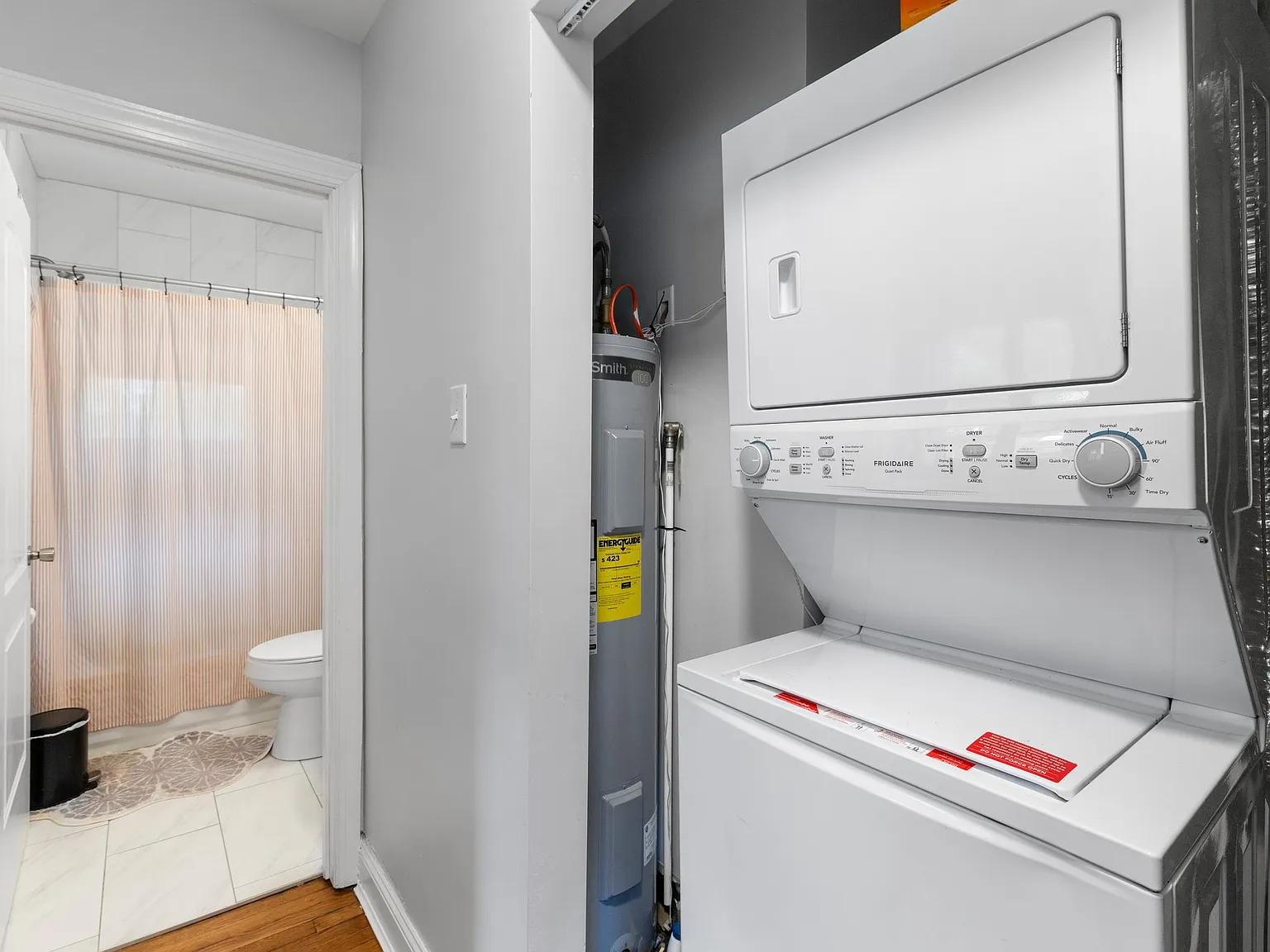 3 bed, 987 sqft, $1,950 — Photo 2
