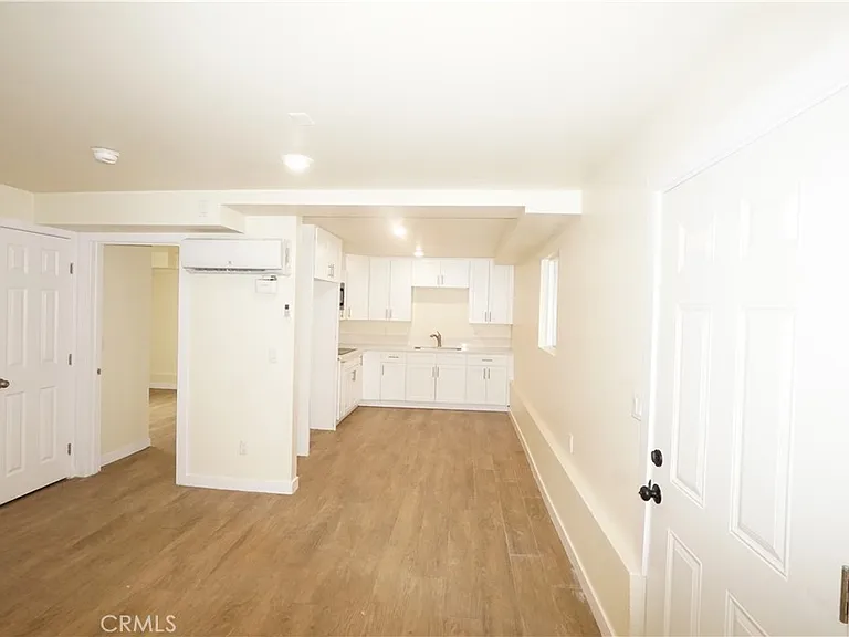 448 W 41st Pl #3/4 — Photo 5
