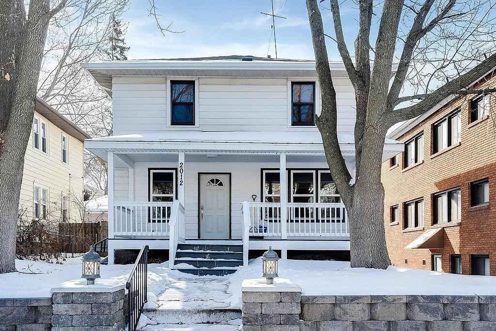 6 bed, $4,200 — Photo 1