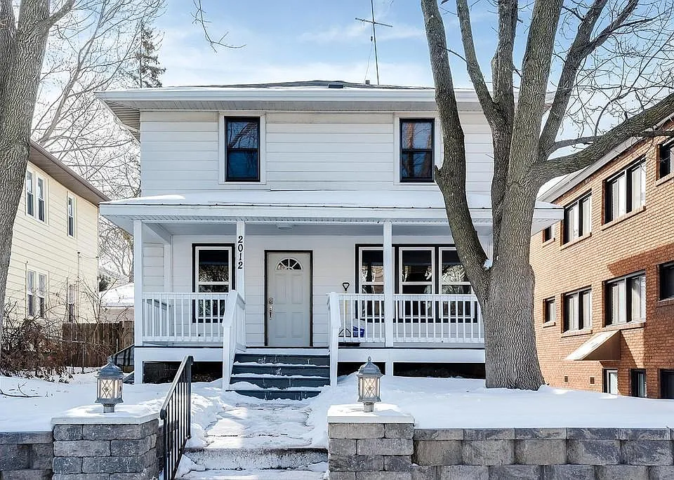 2012 Saint Clair Ave