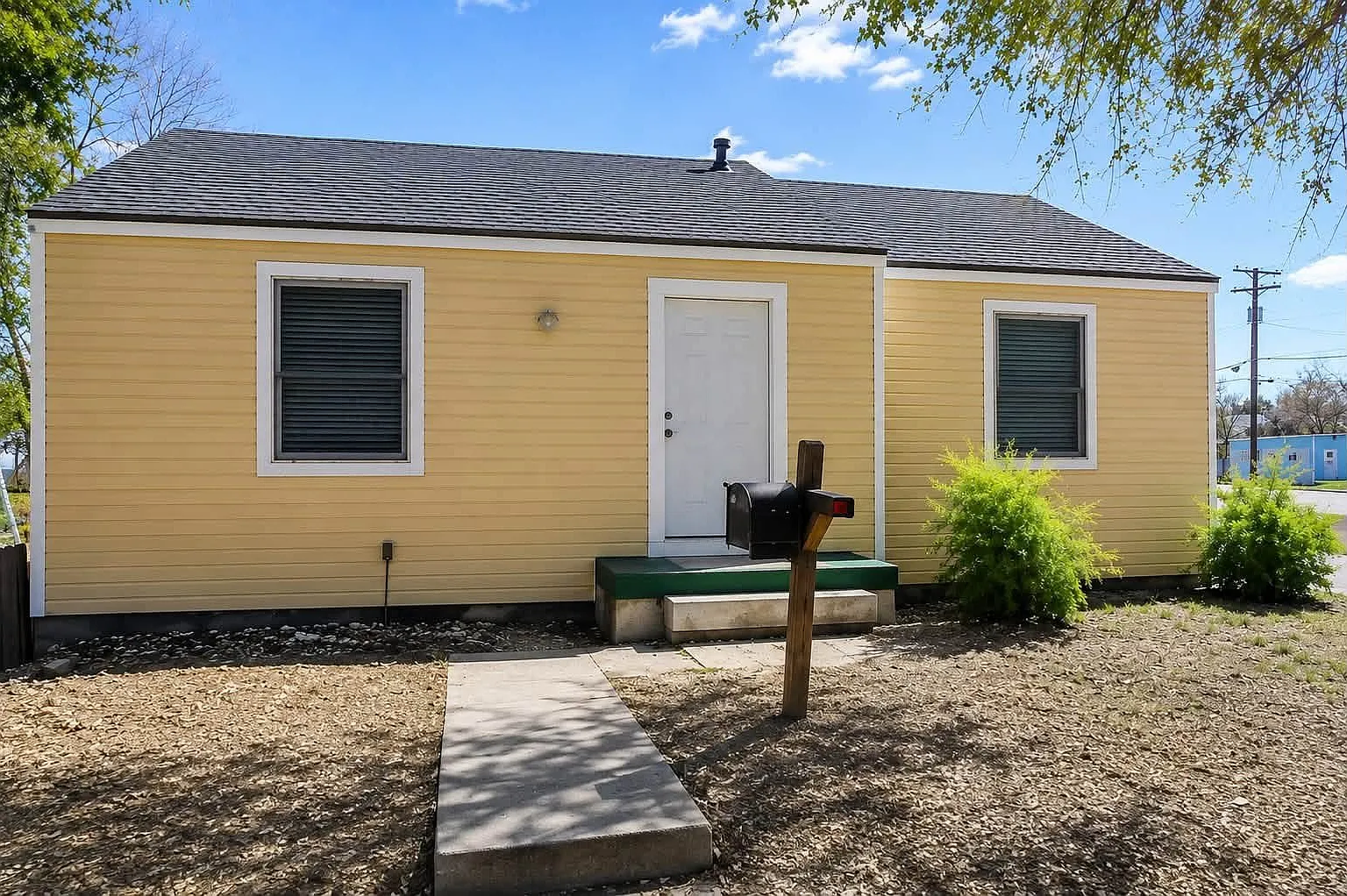 3 bed, 1730 sqft, $1,850 — Photo 1