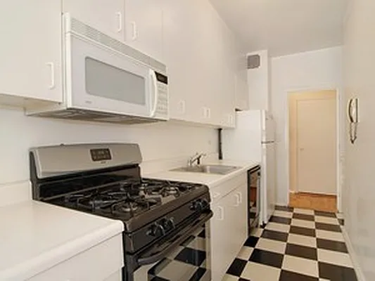 Sold by Corcoran | media 6