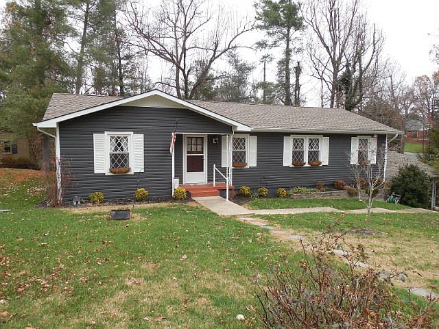 1st image of 651 Echo Ln