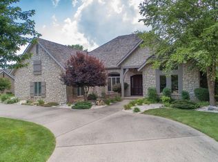 5637 S Dunrobin Dr, Springfield, MO 65809