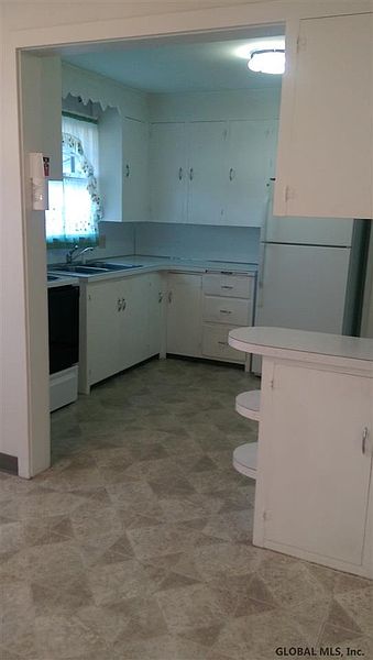 5th image of 4410 WEAVER Road