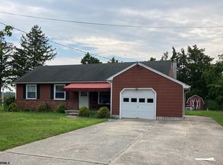 127 Meadowview Ave, Absecon, NJ 08201