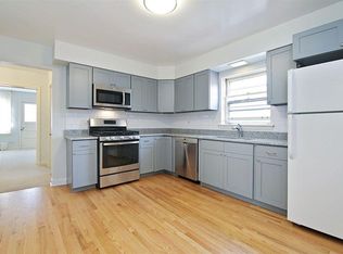 708 Chestnut St APT 2, Deerfield, IL 60015