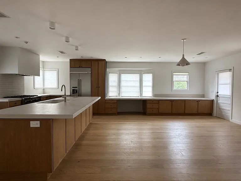 2055 Robin Rd — Photo 3