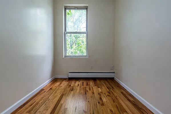 Rented by Nooklyn NYC LLC | media 54