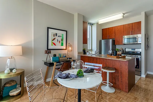 Rented by Greystar | media 61