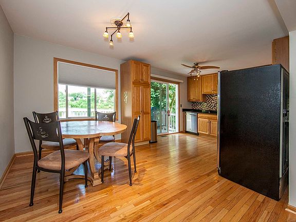 4th image of 520 Glenmore Pl