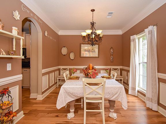 Image 5: Formal Dining Room