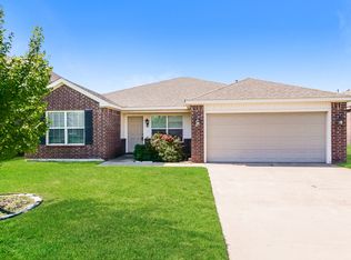 9316 NW 71st St, Yukon, OK 73099