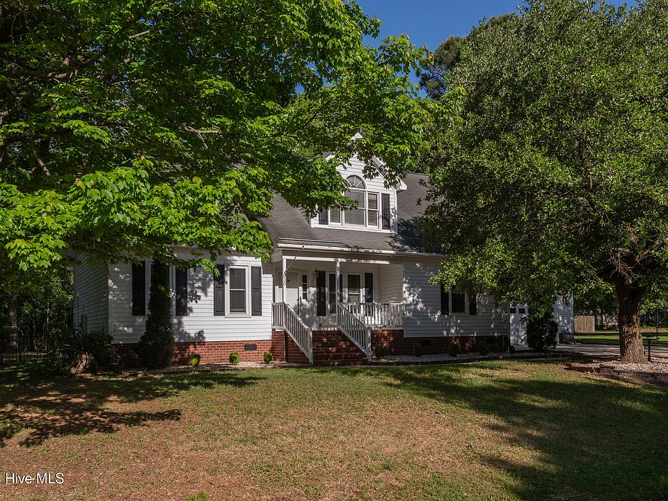 1st image of 830 Driftwood Drive