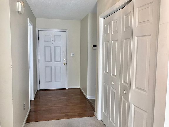 Front Foyer - Bifold Doors to Laundry Closet (Washer-Dryer NOT Included)