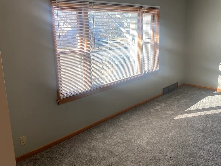 916 N Pine St #2 — Photo 2