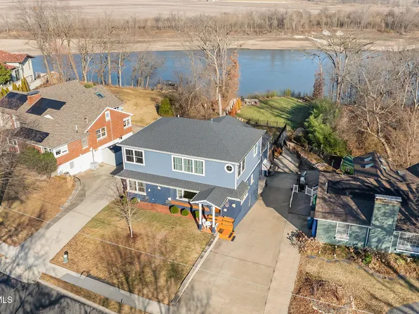 1718 Hayselton Dr, Jefferson City, MO 65109