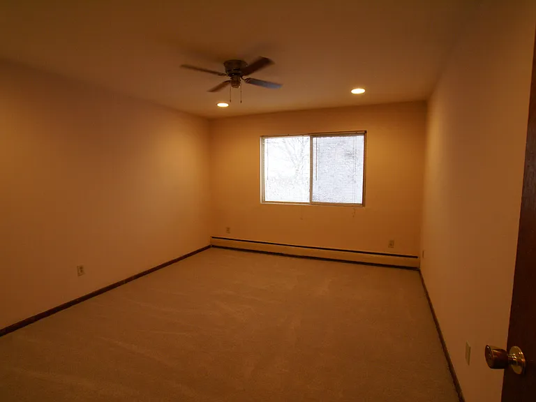 Phillip Park Apartments — Photo 15