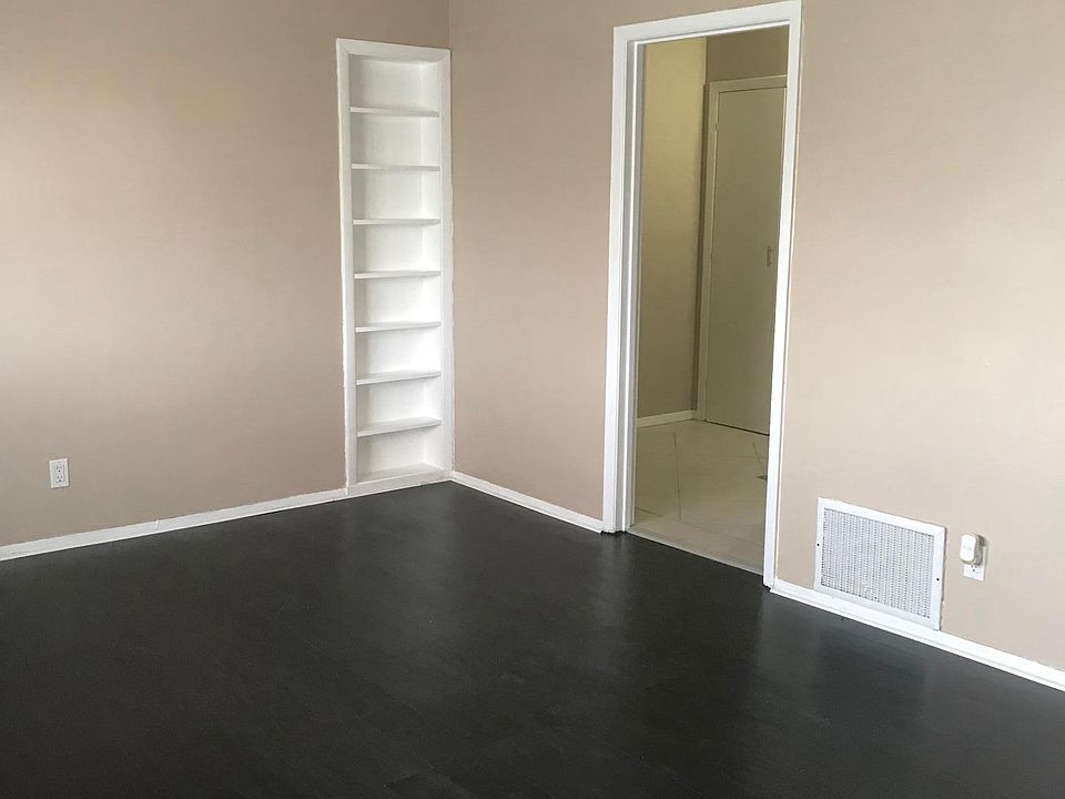 1st image of 5203 Gaston Ave APT 109