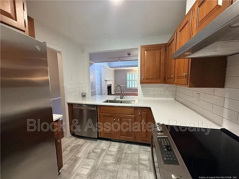 155 S Ashe St — Photo 6