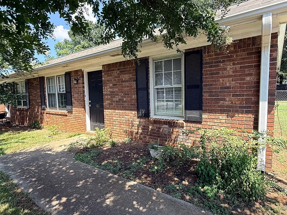 102 Sherman Dr #102