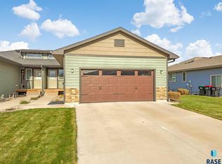 2726 E Sunburst Dr, Brandon, SD 57005