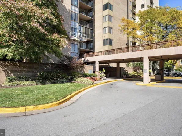 9200 Edwards Way APT 1201, Hyattsville, MD 20783