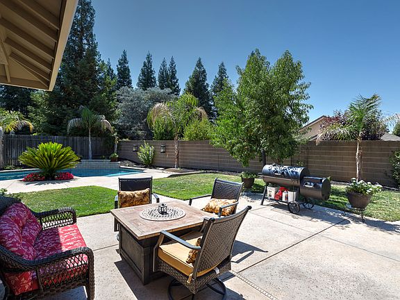 3rd image of 309 Del Obispo Ct