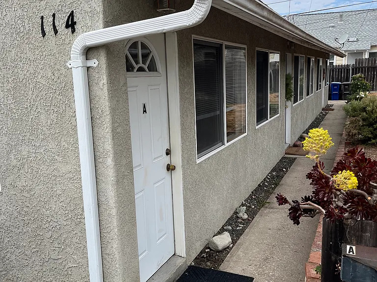 114 Castaic Ave #B — Photo 1