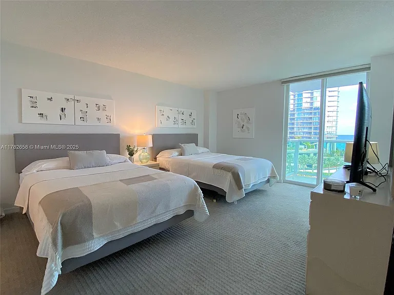 100 Bayview Dr #906 — Photo 8