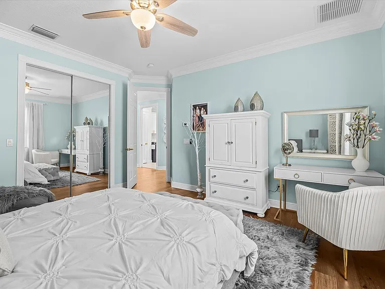851 SW Pine Tree Ln — Photo 18