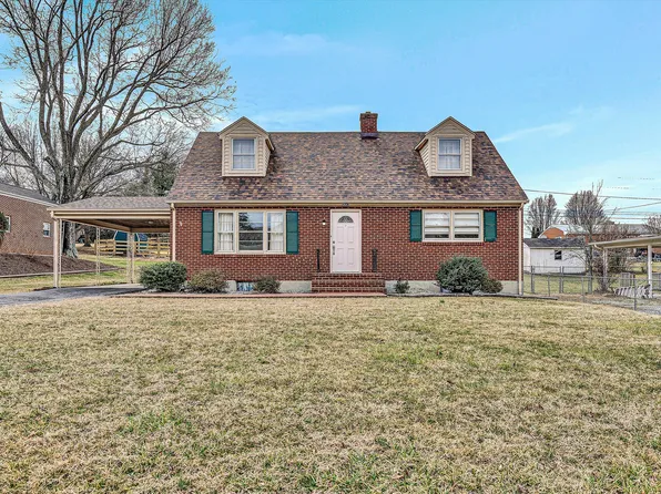 2647 Lindenwood Dr, Vinton, VA 24179