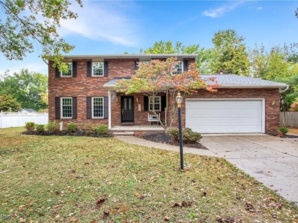 105 Windbrook Dr, Elyria, OH 44035