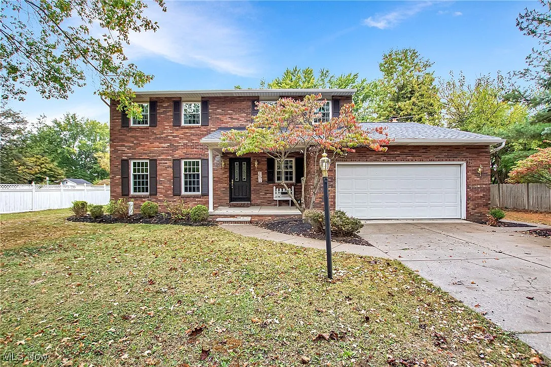 105 Windbrook Dr photo 1