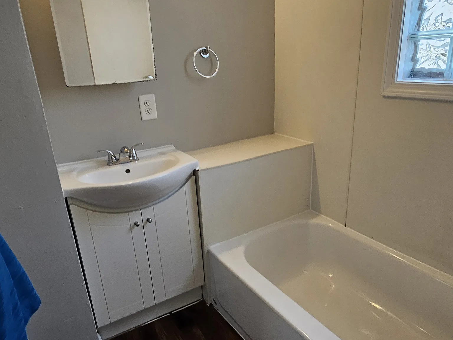 3 bed, 900 sqft, $1,325 — Photo 3