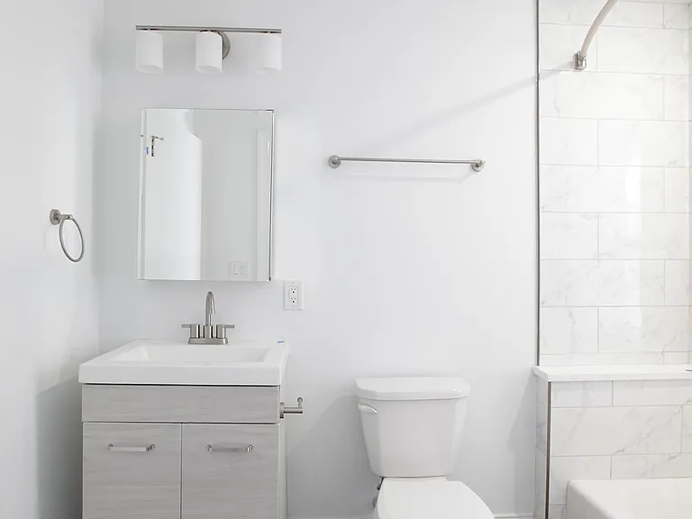 3619 Powelton Ave #2R — Photo 8
