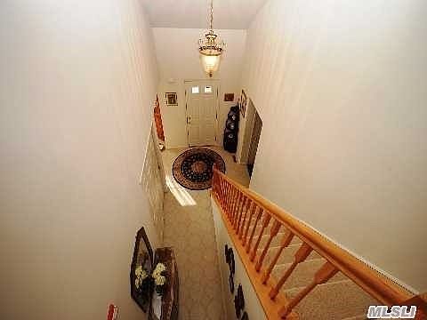 2nd image of 28 Gettysburg Dr